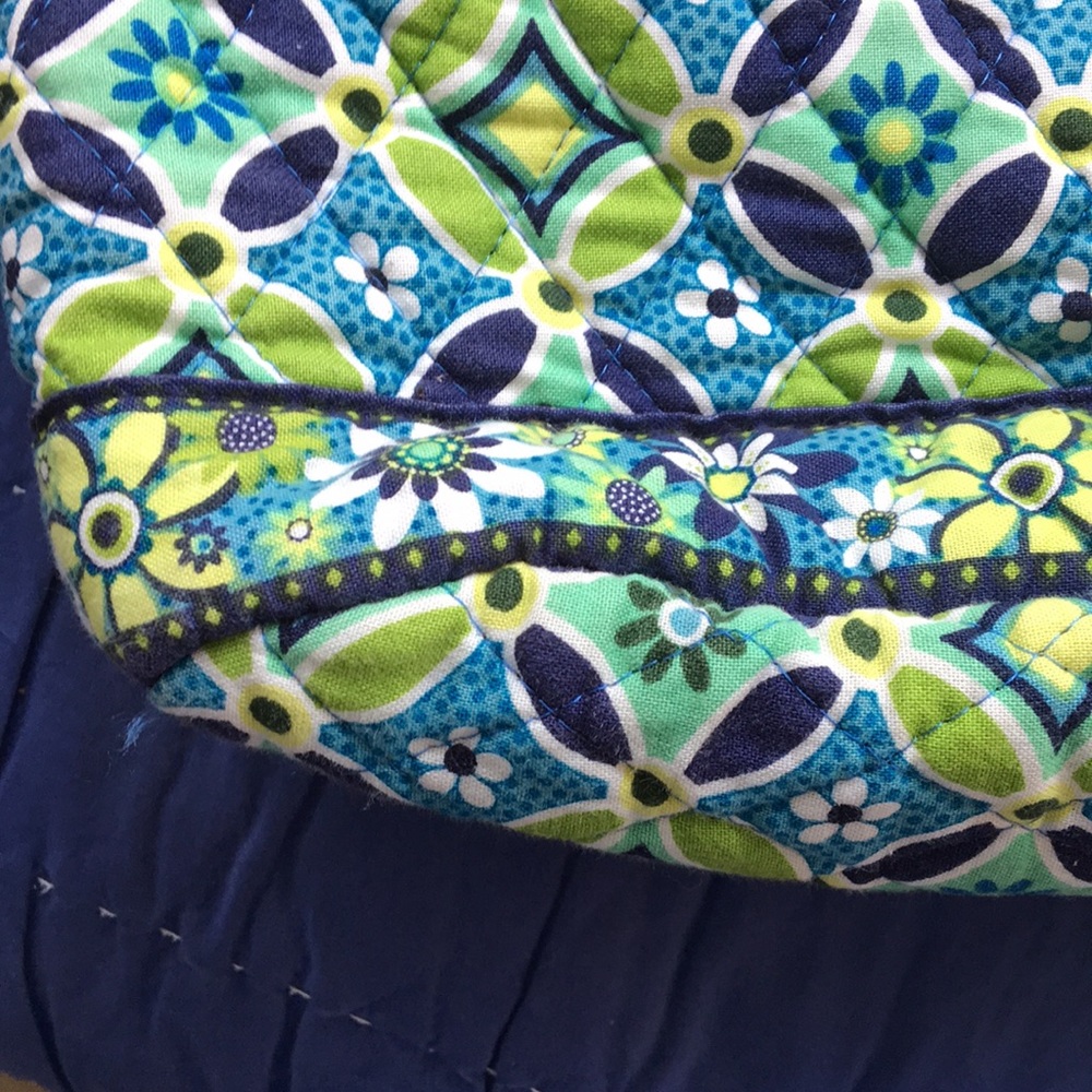 Vera Bradley purse - Picture 3 of 11